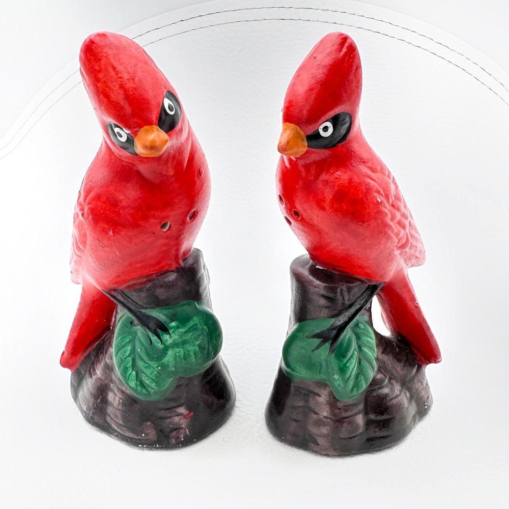 Vintage Hand Painted Cardinal Salt Pepper‎ Shakers Figural Ceramic Bird Pair